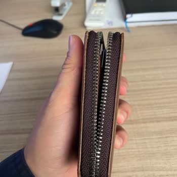 Kalitesiz Cüzdan Ve İlgisiz Satıcı