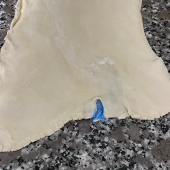 Milföy Hamurunda Şok Edici Poşet Sürprizi
