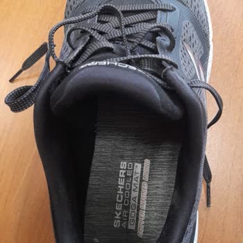 Skechers Ayakkabıda Üretim Hatası Ve Renk Değişimi Sorunu