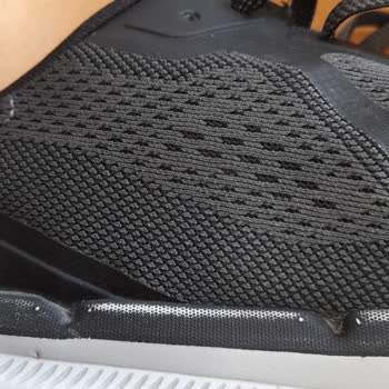 Skechers Ayakkabıda Üretim Hatası Ve Renk Değişimi Sorunu