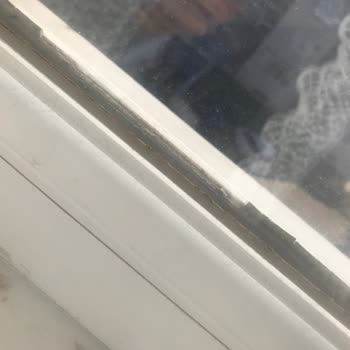 Camların Hızla Çürümesi Ve Isı Yalıtımı Sorunu