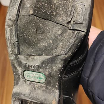 Forelli Ayakkabı'nın Tabanı 2 Günde Paramparça Oldu, Müşteri Hizmetleri Çözüm Sunmuyor