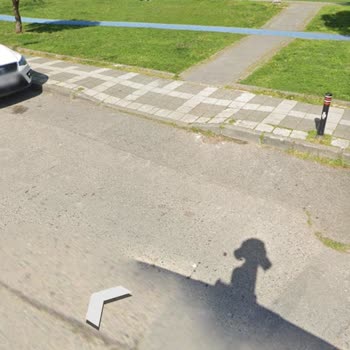 Ümraniye'de Trafik Sorunu Ve Yetersiz Uyarı Levhaları!