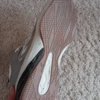 Ayakkabının Gıcırdaması Sorunu Çözülmedi