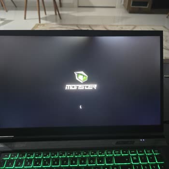 Monster Notebook Damaged My Tulpar T7 V20 5.6 Screen During Service