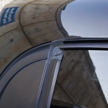 Peugeot 208'de Kronik Cam Fitili Sorunu Ve Garanti Mağduriyeti