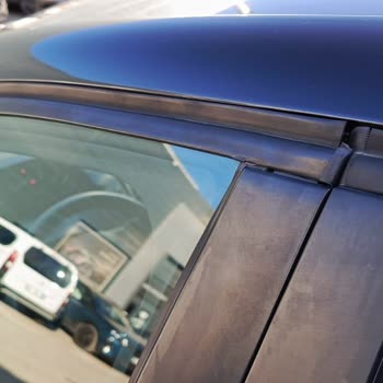 Peugeot 208'de Kronik Cam Fitili Sorunu Ve Garanti Mağduriyeti