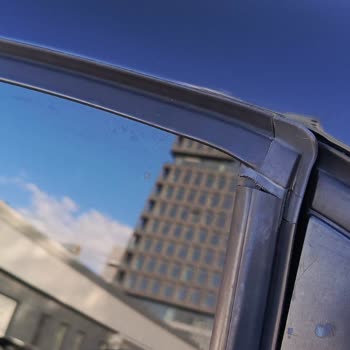 Peugeot 208'de Kronik Cam Fitili Sorunu Ve Garanti Mağduriyeti