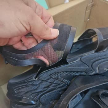 Skechers Sandalet: 6 Ayda Yırtılan Dayanıklılık