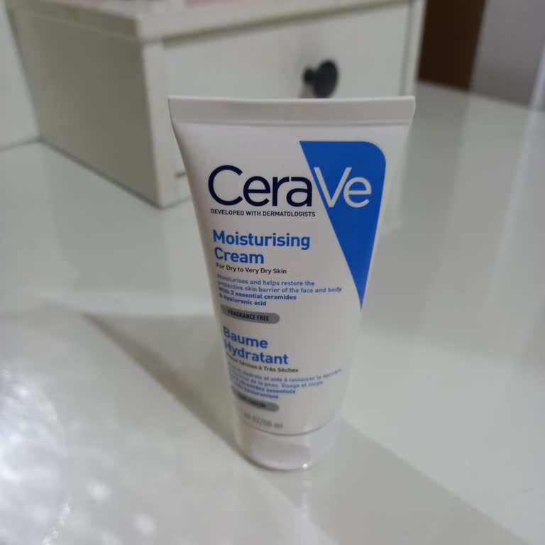 Cerave Nemlendirici Yüz Kremi Cildimi Mahvetti