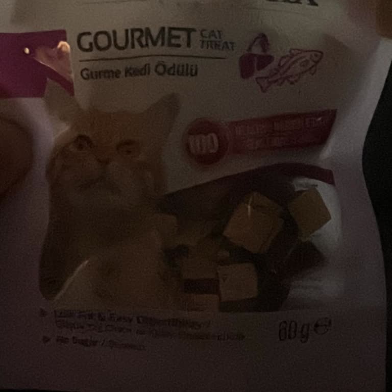 Garden Mix Kedi Maması Kedilerde Kusmaya Sebep Oluyor