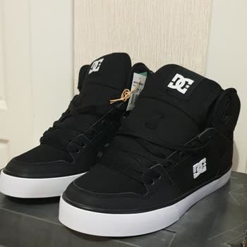 Yanlış Renk Ve Hasarlı Kutuda Gelen Hediye Ayakkabı Sorunu