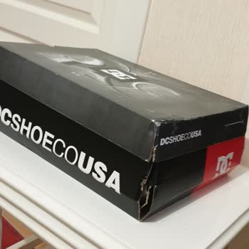 Yanlış Renk Ve Hasarlı Kutuda Gelen Hediye Ayakkabı Sorunu