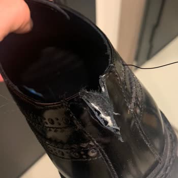 Yalnızca 3-4 Kez Giyilen Ayakkabının Yırtılması Ve Çözüm Bulunamaması