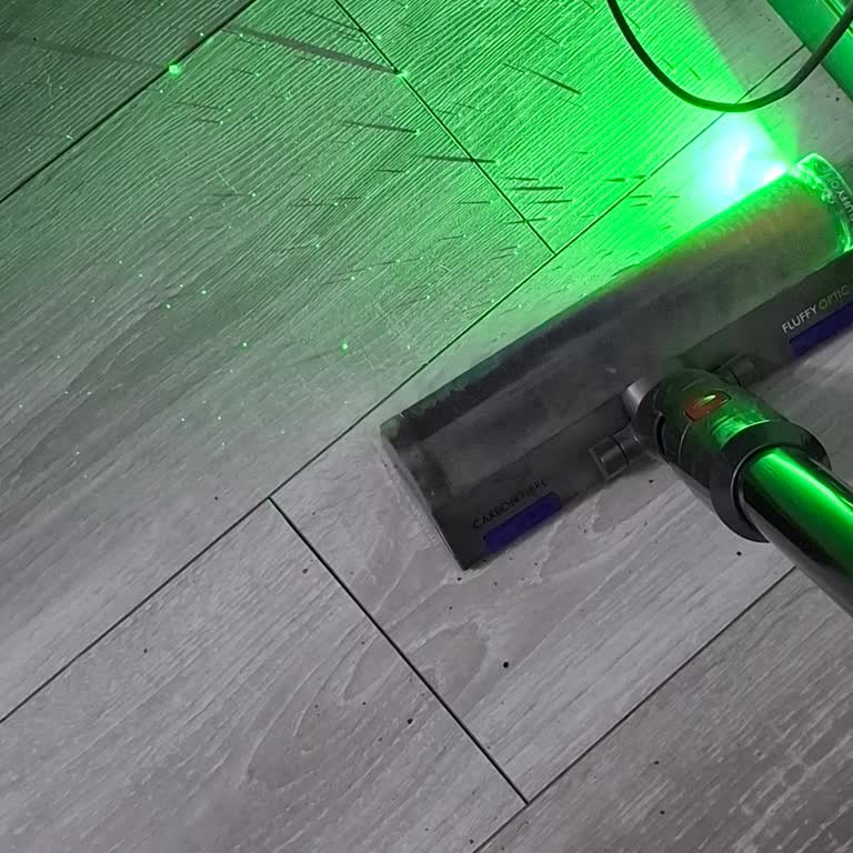 Dyson Süpürdüğüm Kirler Geri Dökülüyor!