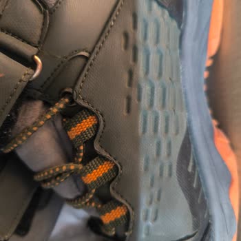 FLO Mağazasından Aldığım Ayakkabı Kısa Sürede Yırtıldı