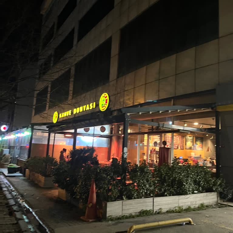 Kahve Dünyası'nda Erken Kapanış Ve Kaba Davranış