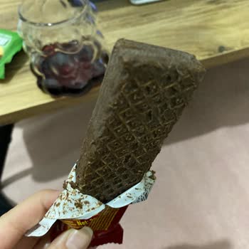 Ülker Çikolatalı Gofretlerde Bozulma Ve Koku Sorunu