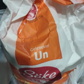 Kötü Kokulu Un: Böcek Gibi Kokuyor!