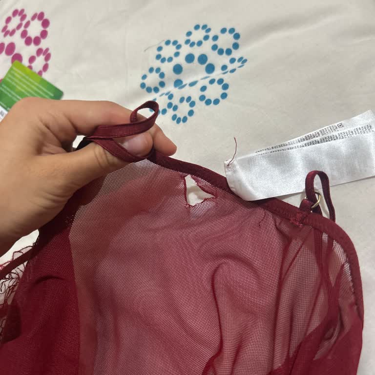 LCW Mağazasında Hijyen Kuralları Nedeniyle Yırtık Ürün Mağduriyeti