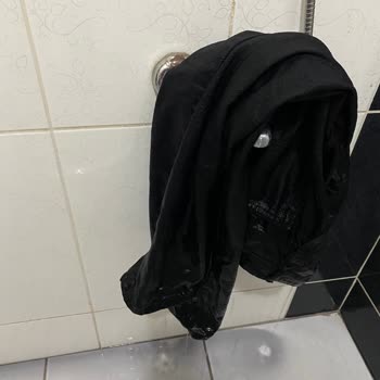 Siyah Kot Pantolonun Boya Sorunu