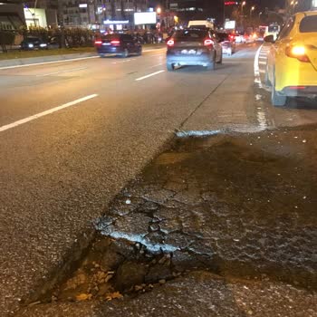 Büyükdere Caddesi'nde Tehlikeli Çukur: Mağduriyet Ve Hasar