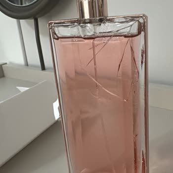 Kırık Parfüm Şişesi Ve Çözülmeyen Müşteri Hizmetleri Sorunu