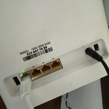 Sürekli Bağlantı Sorunu: Modem Yeşil Işıkta Takılı Kaldı