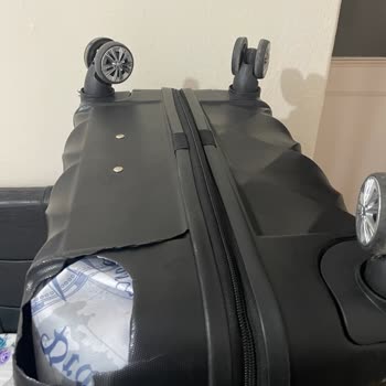 Etihad Airways Damaged My Luggage and Has Not Responded Since November 2023