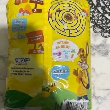 Abgelaufene Nesquik-Produkte von Nestlé im Regal