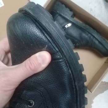 FLO'dan Aldığım Bot 1 Ayda Yırtıldı, Sorumluluk Alınmıyor