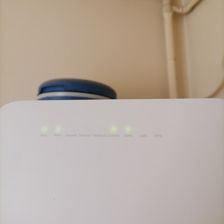 Sürekli İnternet Kesintisi Ve Yetersiz Müşteri Hizmetleri