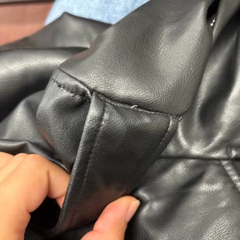 Zara Leather Jacket Peeling and Discoloration Issues After Short Use
