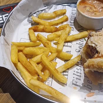 Big Chefs Bayat Ekmek Ve Yetersiz Hizmetle Hayal Kırıklığı