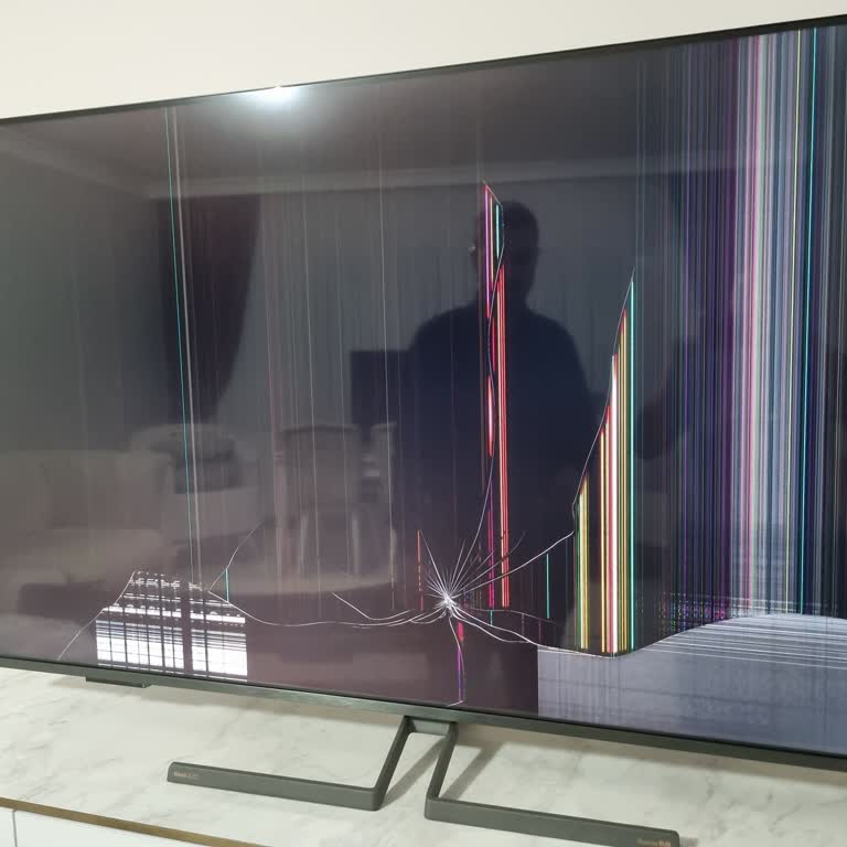 Kırık Gelen TV Ve Yetersiz Müşteri Hizmeti