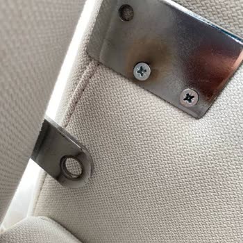 Hedef AVM: Onarım Beklerken Gelen Ters Koltuk