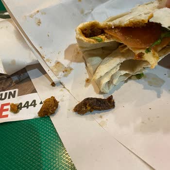 Yanmış Tavuk Ve Kötü Hizmet Deneyimi