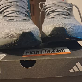 Problemas con zapatillas Adidas, defecto tras un uso, solicito solución