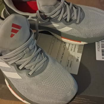 Problemas con zapatillas Adidas, defecto tras un uso, solicito solución