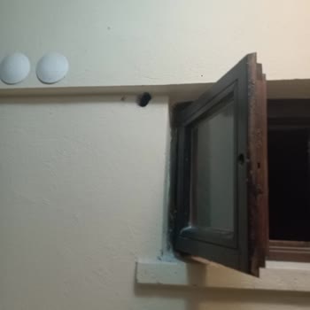 Evime İzinsiz Müdahale: Duvarlarım Kırıldı Ve Kablolar Çekildi