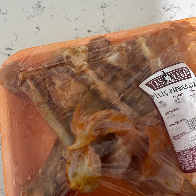 Taş Kasap Bozuk Tavuk Satışı Ve Etiket Manipülasyonu