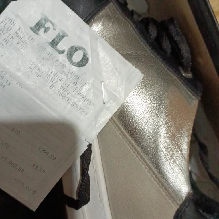 Spor Ayakkabıda Boya Sorunu ve Değişim Talebi