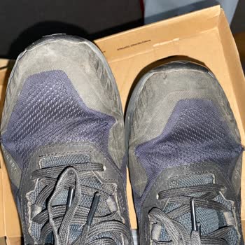 Yeni Adidas Ayakkabımın Kenarları Açıldı