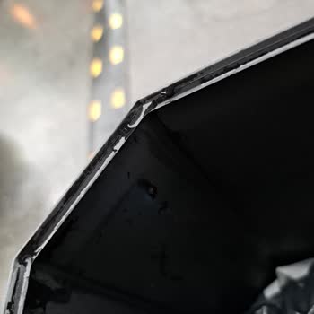 Su Geçiren Çanta Ve Yetersiz Servis