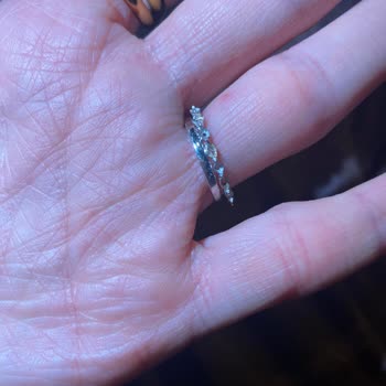 Atasay'dan Aldığım Yüzüğün Taşları Sürekli Düşüyor