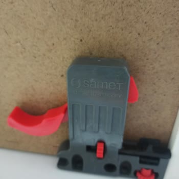 Mutfak Çekmecesi Frenli Raylarında Plastik Tırnak Sorunu