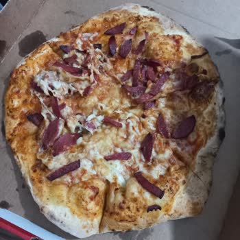 Rezil Servis Ve Kalitesiz Pizza Deneyimi