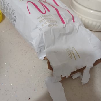 Un Paketinden Çıkan Böcek Şoku