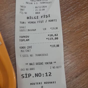 Makarnamdan Çıkan Kıllar Mide Bulandırdı