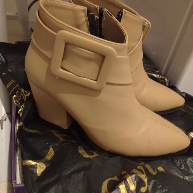 Bambi Botları: Ayak Sağlığını Tehdit Eden Rahatsızlık